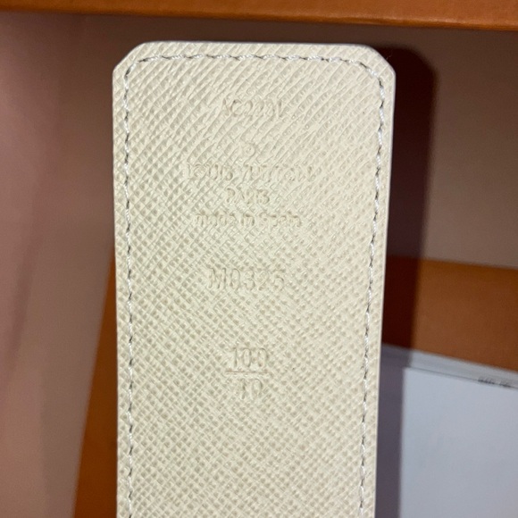 New Louis Vuitton Checkered Belt - White and Gold - Picture 4 of 4